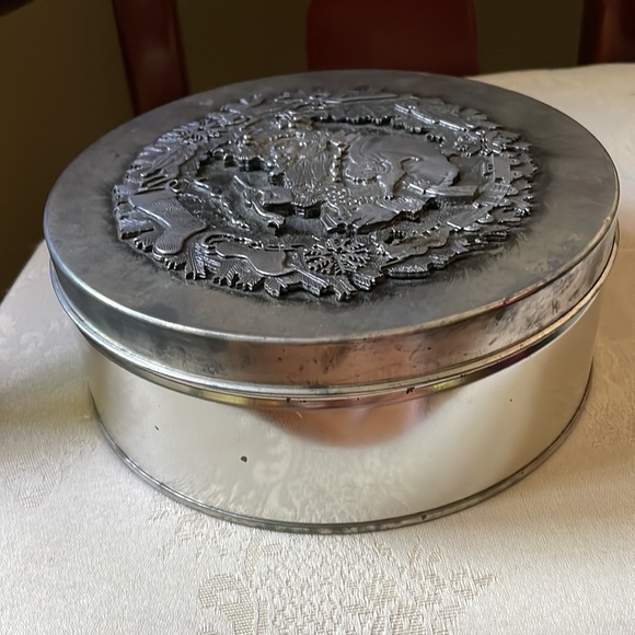 Beautiful vintage 1970s pewter Metzke Santa Clause cookie tin metalware - Picture 6 of 12